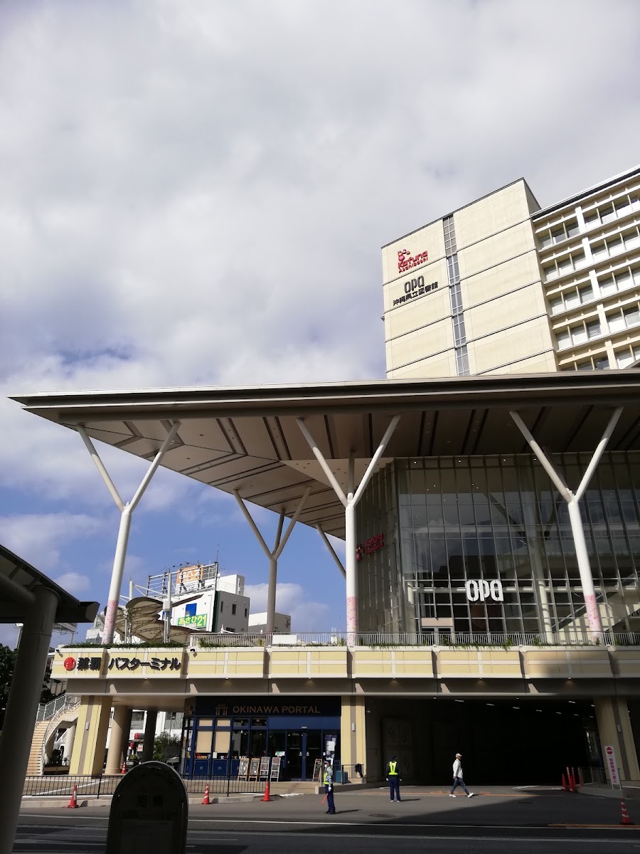 那霸巴士總站與建築外觀